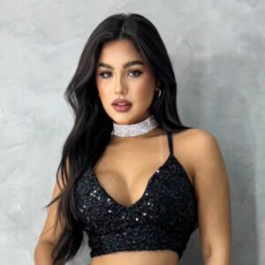 Cropped nicole brilho